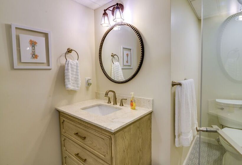 Luxurious Morgantown Retreat W/ Stunning Views!