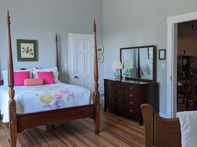 M G Richardson Bed & Breakfast