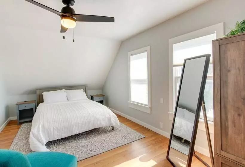 Steps To Lake Michigan: Manitowoc Home W/ Fire Pit