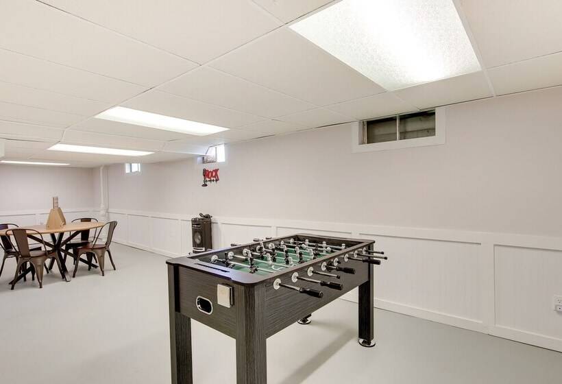 Steps To Lake Michigan: Manitowoc Home W/ Fire Pit