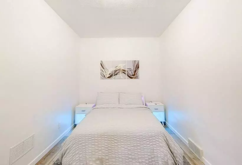 Steps To Lake Michigan: Manitowoc Home W/ Fire Pit