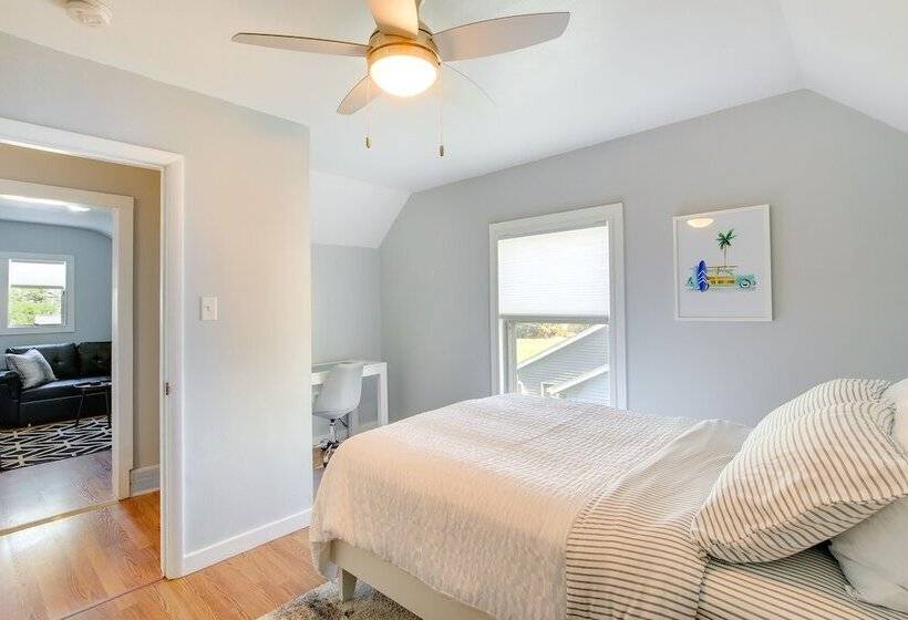 Steps To Lake Michigan: Manitowoc Home W/ Fire Pit