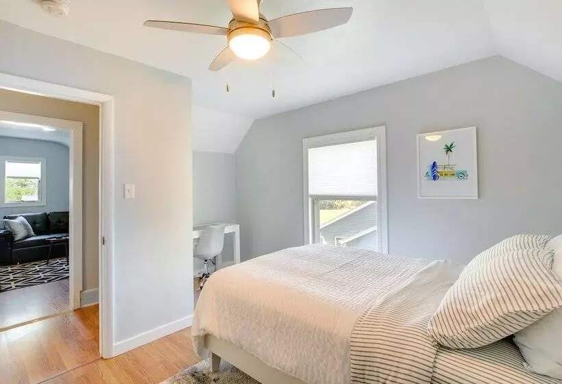 Steps To Lake Michigan: Manitowoc Home W/ Fire Pit