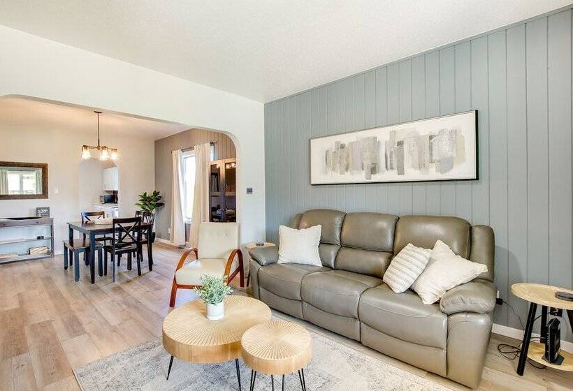 Steps To Lake Michigan: Manitowoc Home W/ Fire Pit