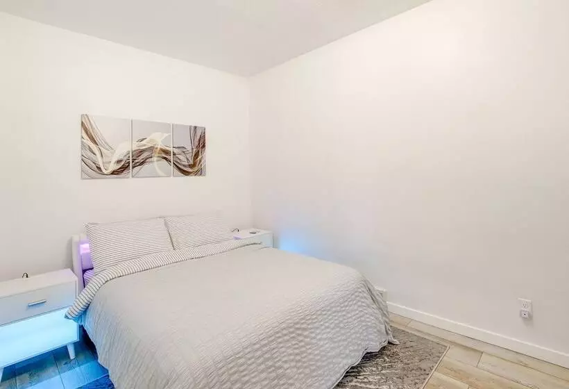 Steps To Lake Michigan: Manitowoc Home W/ Fire Pit