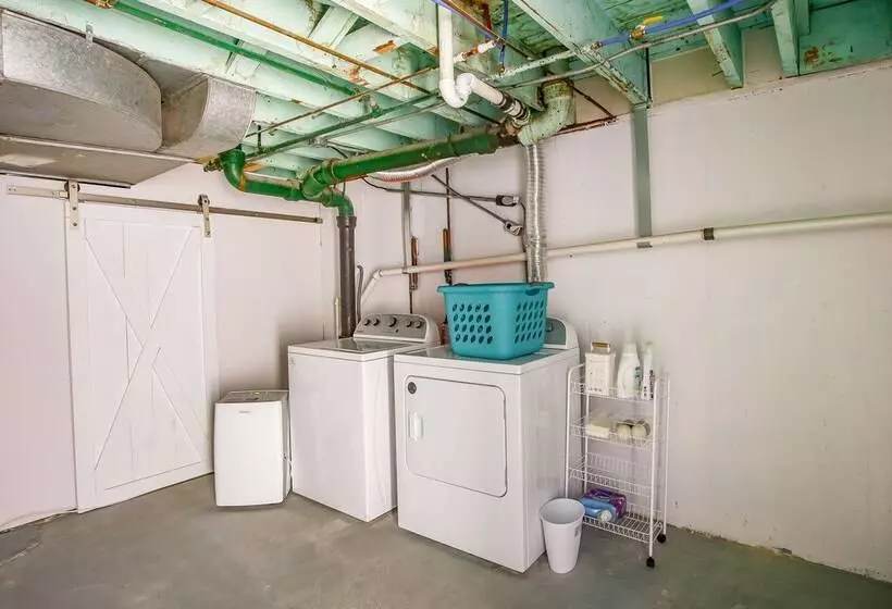 Steps To Lake Michigan: Manitowoc Home W/ Fire Pit