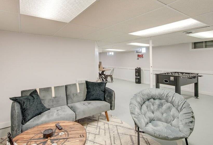 Steps To Lake Michigan: Manitowoc Home W/ Fire Pit