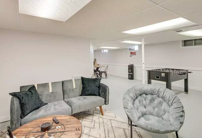 Steps To Lake Michigan: Manitowoc Home W/ Fire Pit