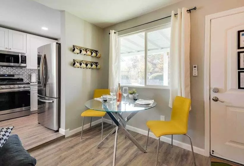 Waterfront Mariposa Hideaway: Hot Tub & Mtn Views!