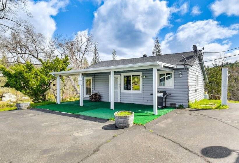 Waterfront Mariposa Hideaway: Hot Tub & Mtn Views!