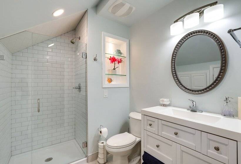 Missouri Retreat W/ Deck, Grill & Shuffleboard!