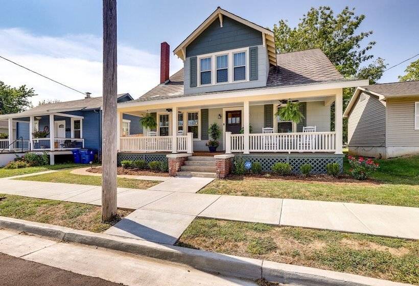 Missouri Retreat W/ Deck, Grill & Shuffleboard!