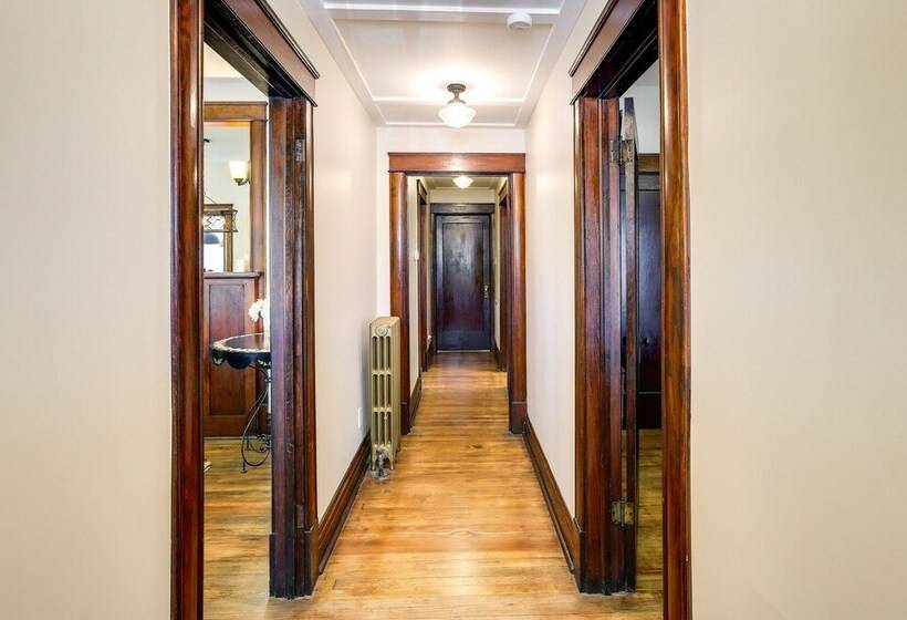 Missouri Retreat W/ Deck, Grill & Shuffleboard!