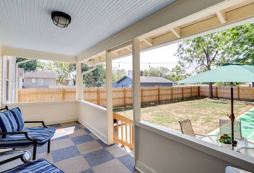 Missouri Retreat W/ Deck, Grill & Shuffleboard!