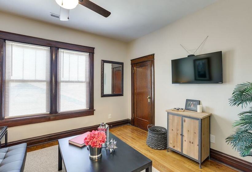 Missouri Retreat W/ Deck, Grill & Shuffleboard!