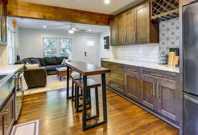 Modern Charlotte Retreat ~ 1 Mi To Boa Stadium!