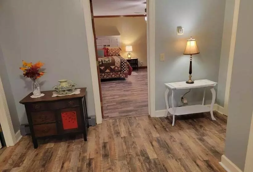 Moonlight Manor Bed And Breakfast