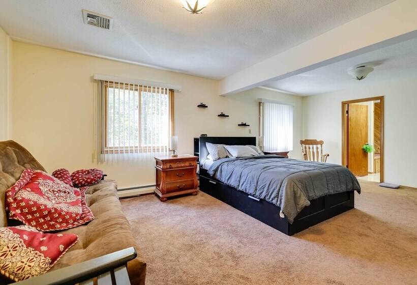 Tobyhanna Abode W/ Golf & Pool Access!