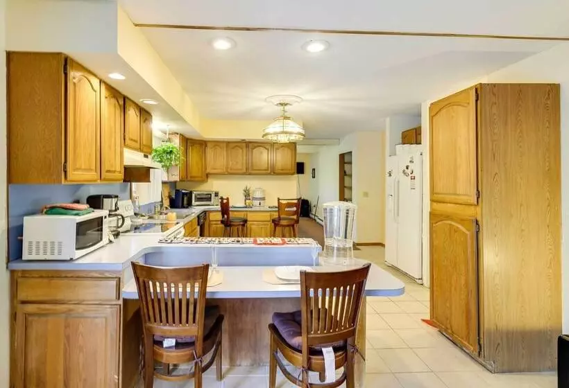 Tobyhanna Abode W/ Golf & Pool Access!