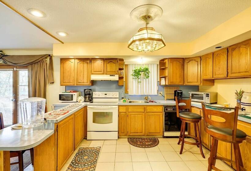 Tobyhanna Abode W/ Golf & Pool Access!