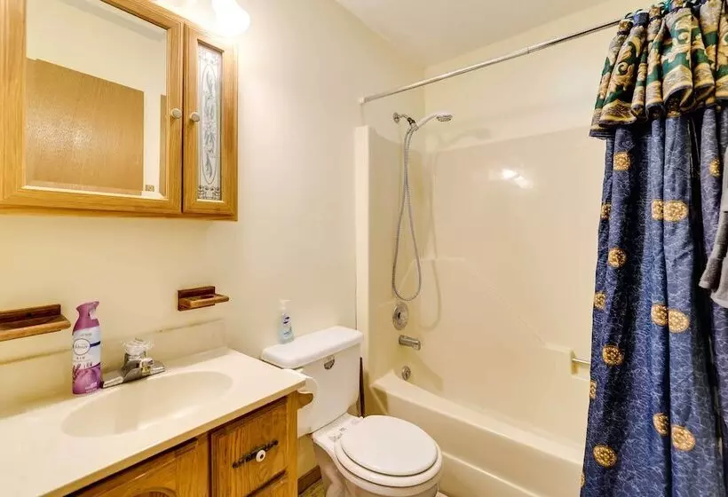 Tobyhanna Abode W/ Golf & Pool Access!
