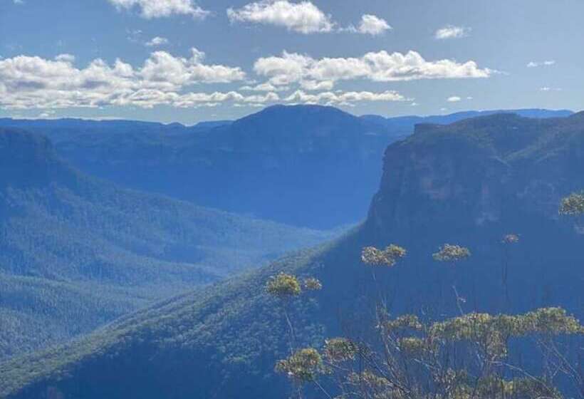 پانسیون Tullys Hut Walk To Hikes, Waterfalls, Views