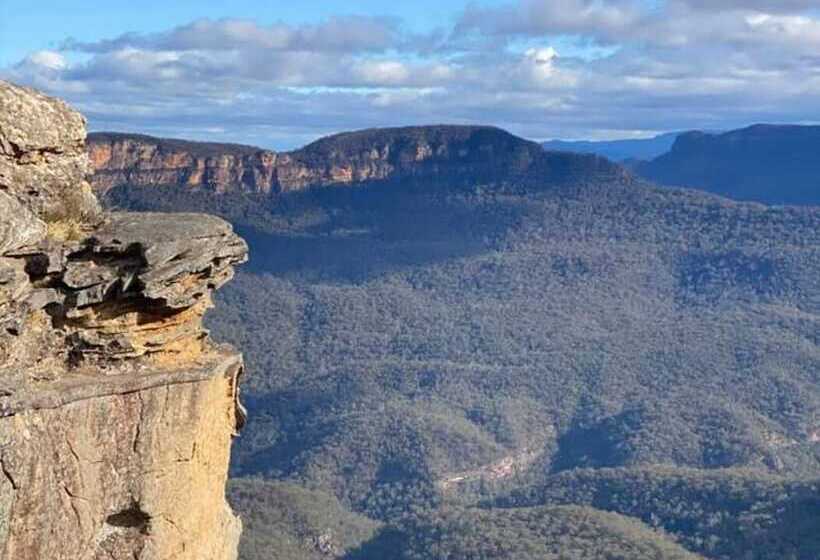 پانسیون Tullys Hut Walk To Hikes, Waterfalls, Views