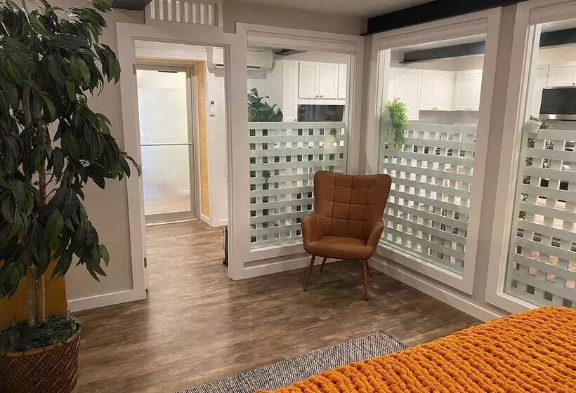 ペンション Vermont Mirror House