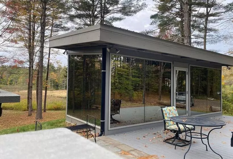 ペンション Vermont Mirror House