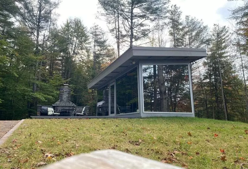 ペンション Vermont Mirror House