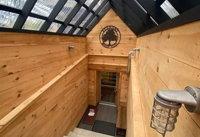 ペンション Vermont Mirror House