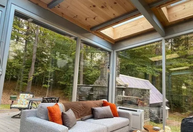 ペンション Vermont Mirror House