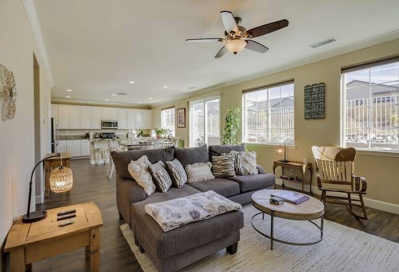 Reno Home ~ 7 Mi To Reno Sparks Convention Center!