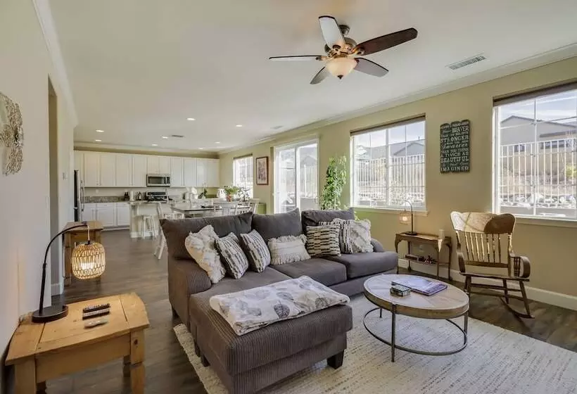 Reno Home ~ 7 Mi To Reno Sparks Convention Center!