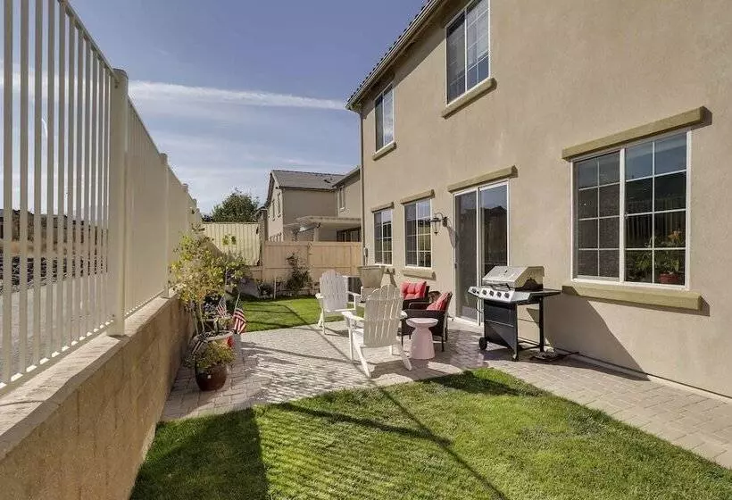 Reno Home ~ 7 Mi To Reno Sparks Convention Center!