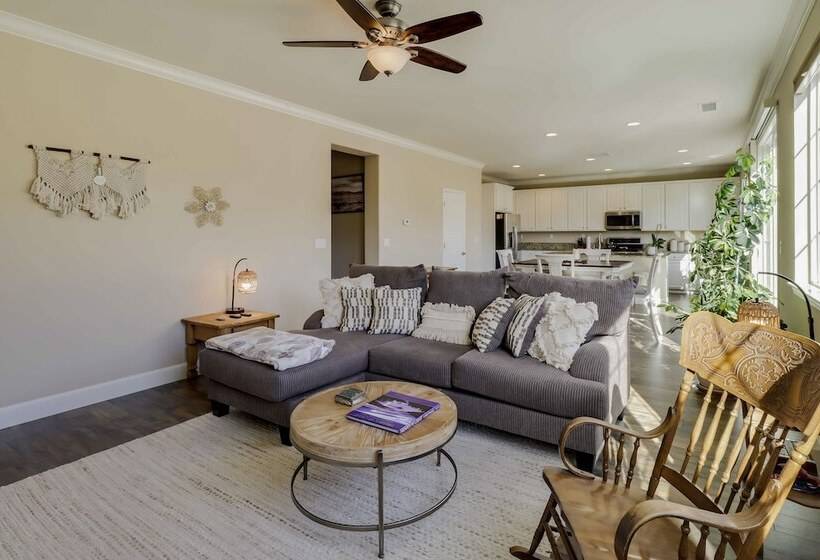 Reno Home ~ 7 Mi To Reno Sparks Convention Center!