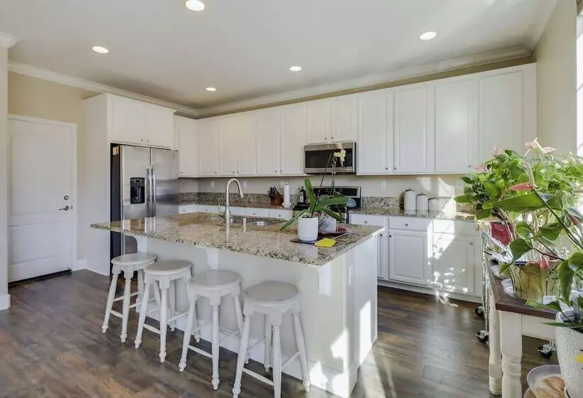 Reno Home ~ 7 Mi To Reno Sparks Convention Center!