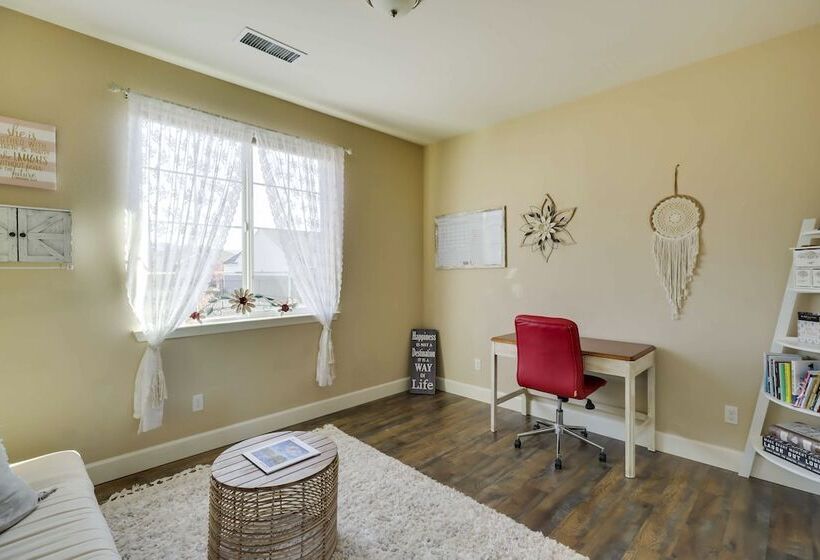 Reno Home ~ 7 Mi To Reno Sparks Convention Center!