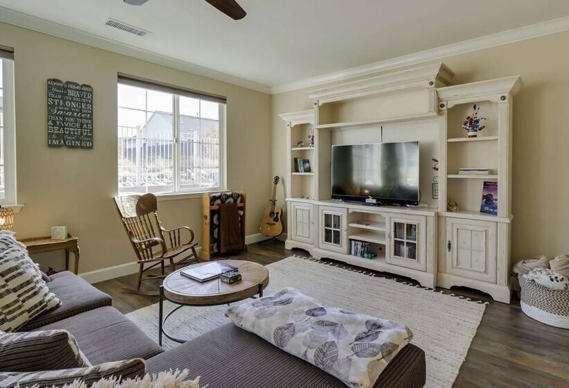 Reno Home ~ 7 Mi To Reno Sparks Convention Center!