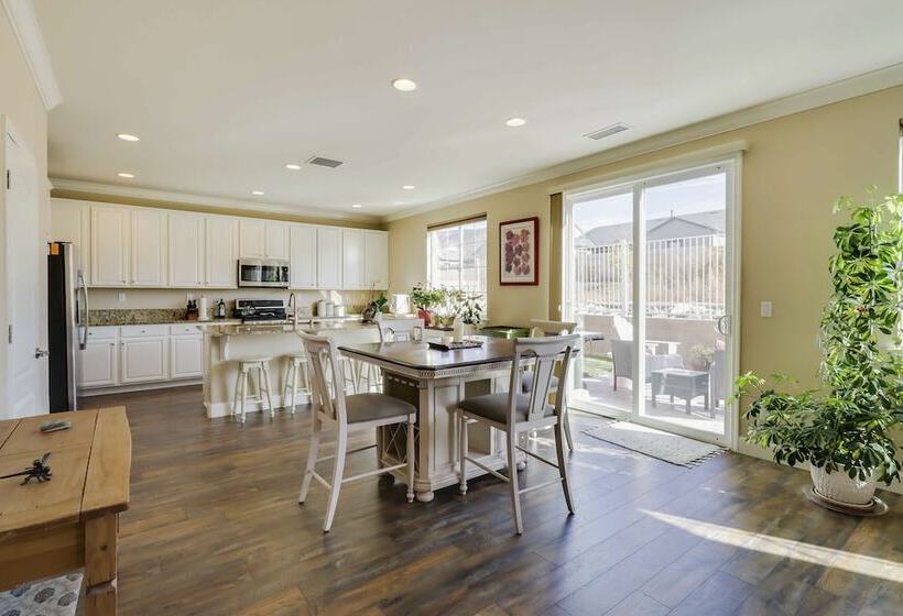 Reno Home ~ 7 Mi To Reno Sparks Convention Center!