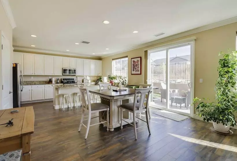 Reno Home ~ 7 Mi To Reno Sparks Convention Center!