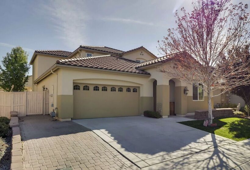 Reno Home ~ 7 Mi To Reno Sparks Convention Center!
