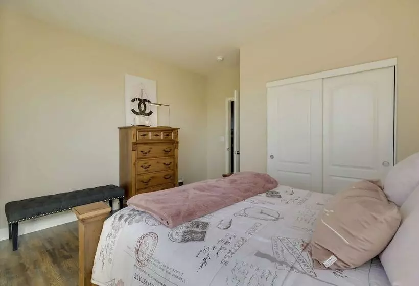 Reno Home ~ 7 Mi To Reno Sparks Convention Center!