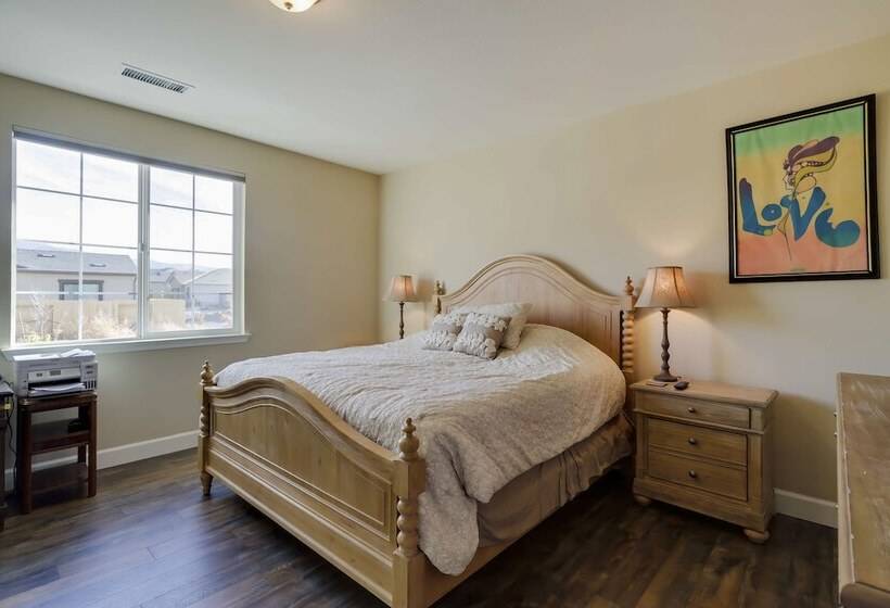 Reno Home ~ 7 Mi To Reno Sparks Convention Center!