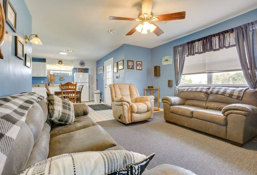 Pet Friendly St Bernard Home Near Fishing!