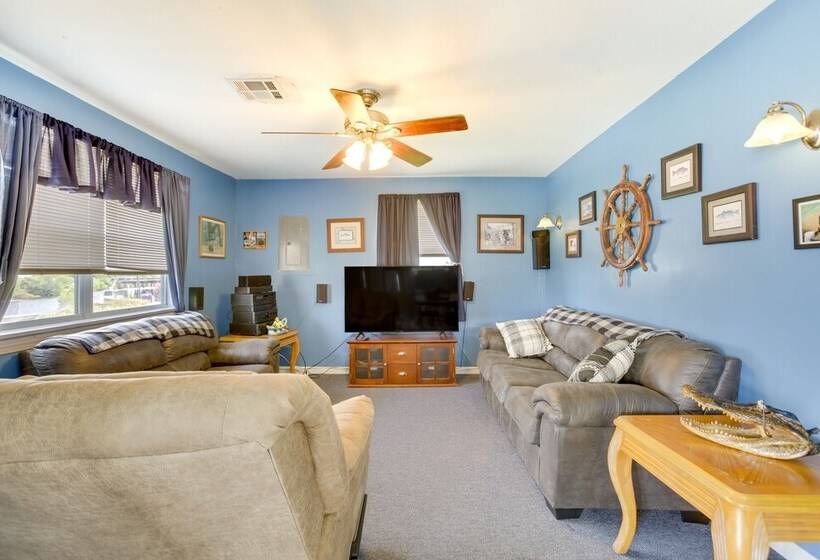 Pet Friendly St Bernard Home Near Fishing!