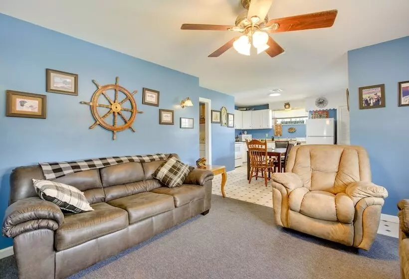 Pet Friendly St Bernard Home Near Fishing!
