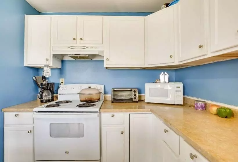 Pet Friendly St Bernard Home Near Fishing!