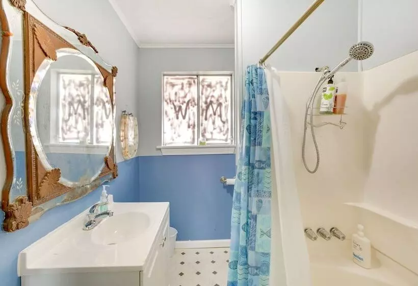 Pet Friendly St Bernard Home Near Fishing!