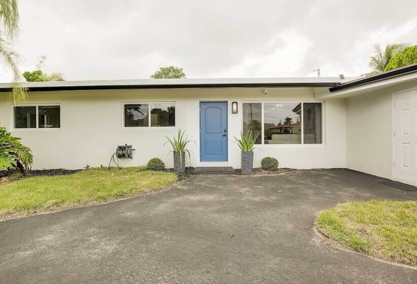 1 Mi To Pompano Beach: Home W/ Patio & Pool!